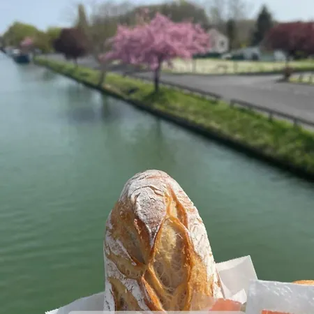 Insolite Boat Near Paris Tekne Thourotte